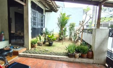 Rumah Vintage Di Sektor 2 Bintaro 9440