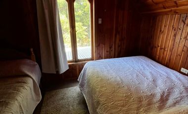 Se vende linda y acogedora  cabaña tipo refugio amoblada, a 10 km Malalcahuello