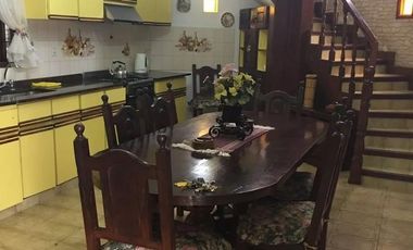 Excelente propiedad con piscina