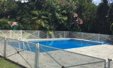 Excelente propiedad con piscina