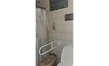 LLERENA 920  entre Hertz y Bedoya