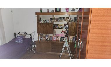 LLERENA 920  entre Hertz y Bedoya