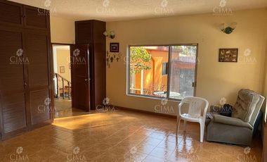 Venta casa jardín con bosque - V270