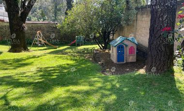 Venta casa jardín con bosque - V270