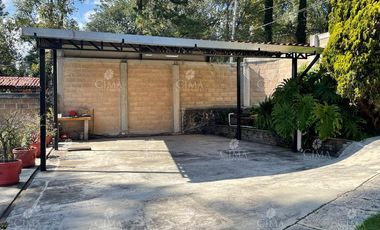 Venta casa jardín con bosque - V270