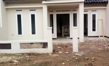 Hunian minimalis modern, free desain, bebas banjir; Bandung
