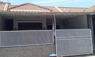 Rumah minimalis di palm residence jambangan row 2 mobil, one gate system