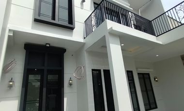 Rumah baru di Kencana Loka, dekat ke pintu tol dan Stasiun Rawabuntu