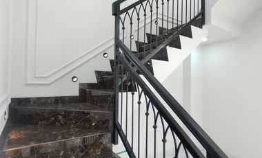 Rumah baru di Kencana Loka, dekat ke pintu tol dan Stasiun Rawabuntu