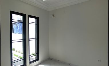 Rumah baru di Kencana Loka, dekat ke pintu tol dan Stasiun Rawabuntu