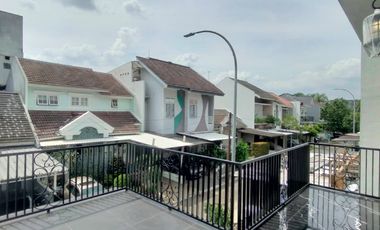 Rumah baru di Kencana Loka, dekat ke pintu tol dan Stasiun Rawabuntu