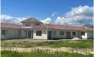 VENTA  PARCELA CON CASA  HACIENDA VIÑEDOS DE CASABLANCA