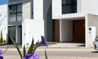 CASA MP EN PRIVADA SAN ANGEL IV