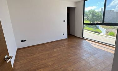 CASA MP EN PRIVADA SAN ANGEL IV