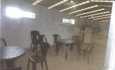 Moderno galpón, ex fábrica de reciclado plasticos. Apto varios emprendimientos.