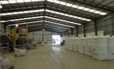 Moderno galpón, ex fábrica de reciclado plasticos. Apto varios emprendimientos.