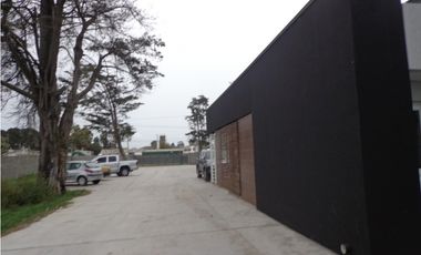 Moderno galpón, ex fábrica de reciclado plasticos. Apto varios emprendimientos.