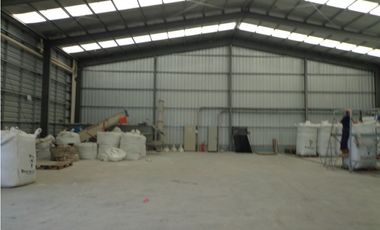 Moderno galpón, ex fábrica de reciclado plasticos. Apto varios emprendimientos.