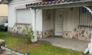 VENTA CASA IDEAL EMPRENDIMIENTO BUENA ZONIFICACION BERNAL ESTE