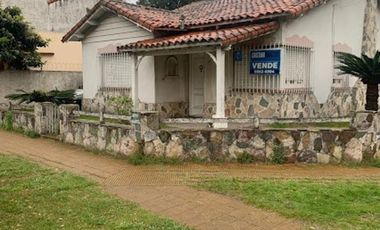 VENTA CASA IDEAL EMPRENDIMIENTO BUENA ZONIFICACION BERNAL ESTE