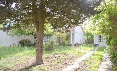 CASA CON PARQUE
