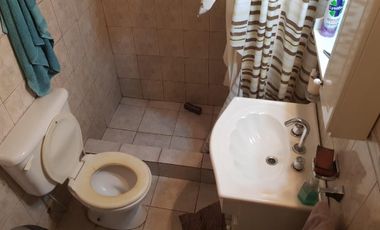 EXCELENTE DEPARTAMENTO 2 AMBIENTES CON LAVADERO, EN PRIMER PISO POR ESCALERA.