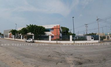 Bodega con Oficinas y Patio en Venta PUERTO INDUSTRIAL, CD. Del Carmen