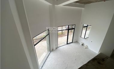 VENTA DE LOCALES COMERCIALES EN G. J. MADARIAGA, EXCELENTE UBICACION