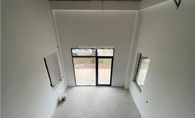 VENTA DE LOCALES COMERCIALES EN G. J. MADARIAGA, EXCELENTE UBICACION