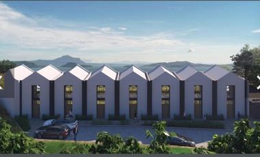 AMAZING BEVERLY TYPE VILLAS WITH YOUR OWN PRIVATE POOL OVERLOOKING TAAL LAKE!