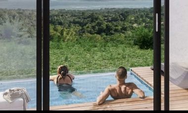 AMAZING BEVERLY TYPE VILLAS WITH YOUR OWN PRIVATE POOL OVERLOOKING TAAL LAKE!