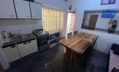 Casa en venta con dos viviendas, sobre lote de 10 x 16.