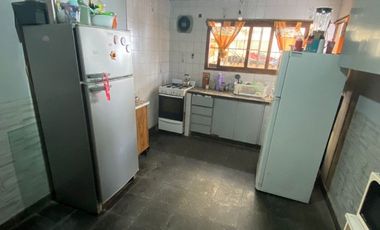 Casa en venta con dos viviendas, sobre lote de 10 x 16.