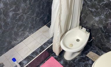 Casa en venta con dos viviendas, sobre lote de 10 x 16.