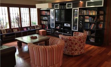 IMPORTANTE E IMPECABLE CHALET EN VENTA ITUZAINGO NORTE  AMPLIO PARQUE