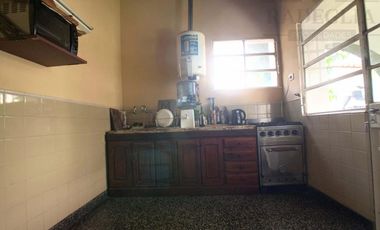 Chalet inmaculado en barrio residencial