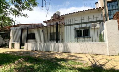 Chalet inmaculado en barrio residencial