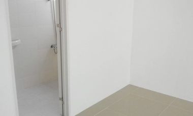 End unit,House and Lot w/ Balcony and Tiles in Cavite