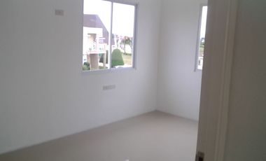 End unit,House and Lot w/ Balcony and Tiles in Cavite