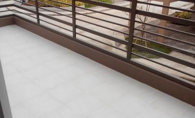 End unit,House and Lot w/ Balcony and Tiles in Cavite