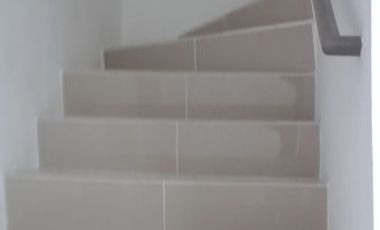 End unit,House and Lot w/ Balcony and Tiles in Cavite