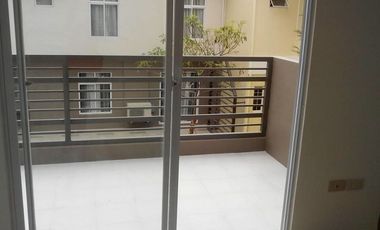 End unit,House and Lot w/ Balcony and Tiles in Cavite