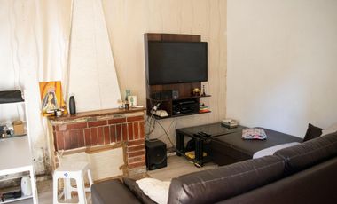 Casa de 5 ambientes en  venta  en Olivos