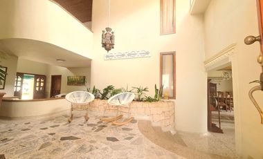 COD. 197 - SE VENDE CASA - BARRIO: VENECIA I