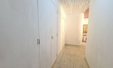 COD. 197 - SE VENDE CASA - BARRIO: VENECIA I