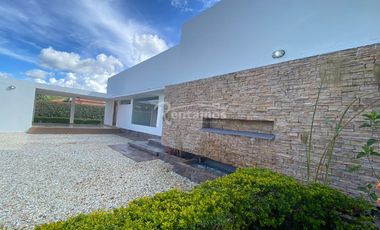 casa en arriendo en llano grande. Cod A776863