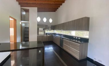 casa en arriendo en llano grande. Cod A776863