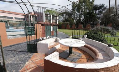 Chalet de 7 o más AMBIENTES ubicada a metros del centro de Corimayo.