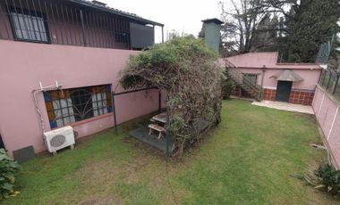 Chalet de 7 o más AMBIENTES ubicada a metros del centro de Corimayo.