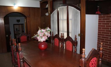 Chalet de 7 o más AMBIENTES ubicada a metros del centro de Corimayo.